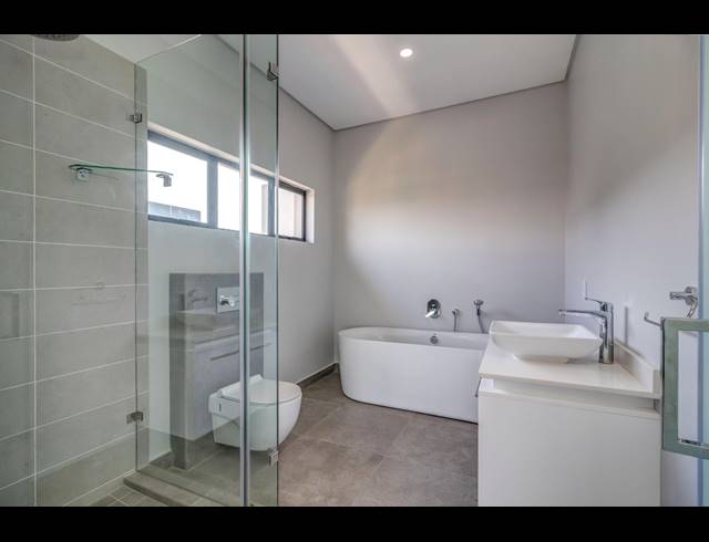 6 BEDROOM HOUSE FOR SALE IN STEYN CITY